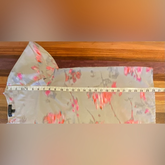 Banana Republic Watercolor Abstract Ruffle Sleeve Blouse Grey Pink, size L - Picture 2 of 6